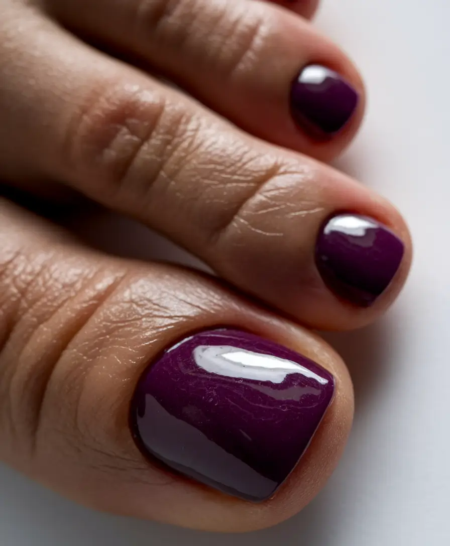Stylish Fall Toe Nail Colors 2025 Dark Plum Minimalism